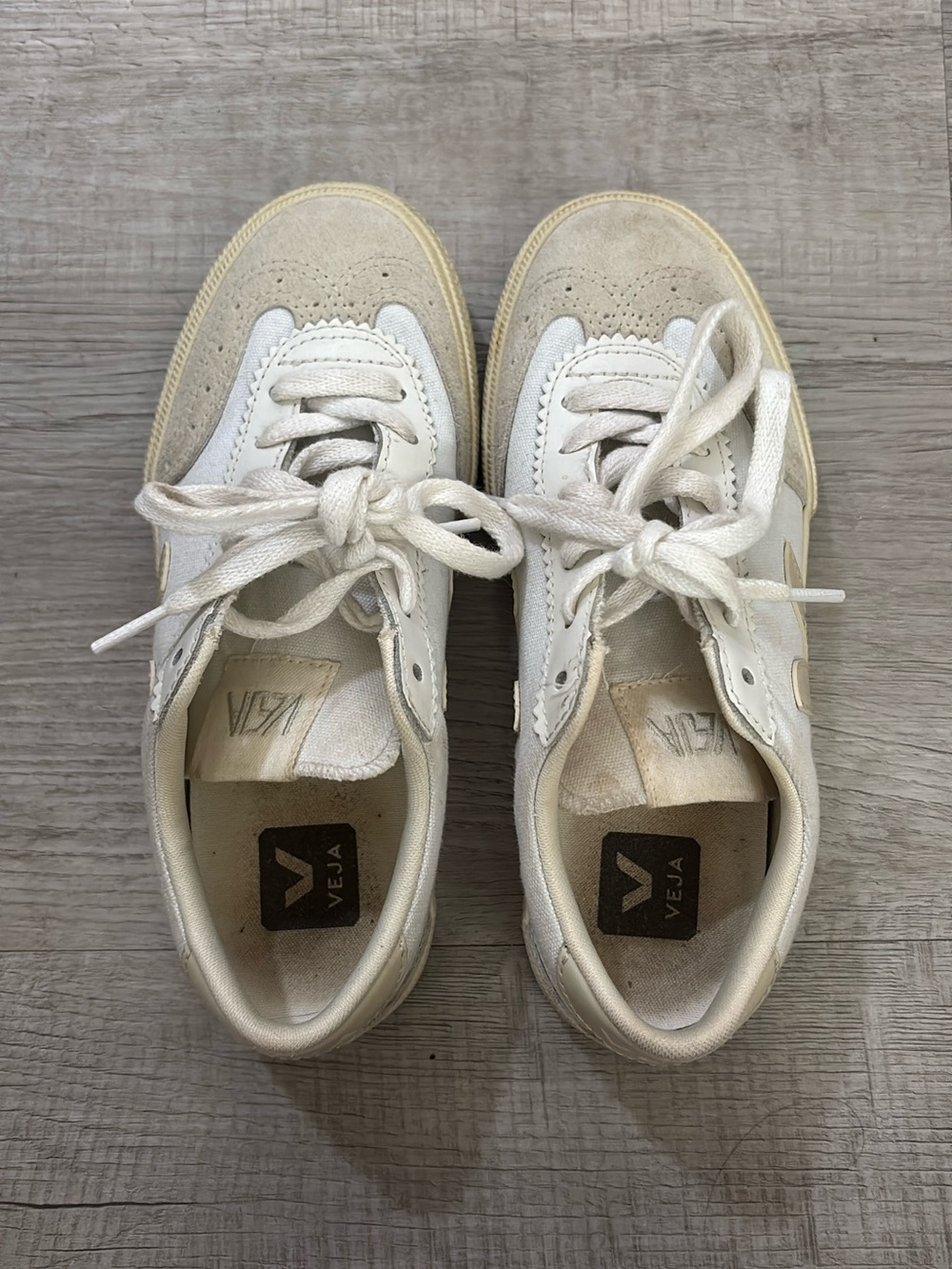Veja Kids Off-White and Cream Leather Sneakers